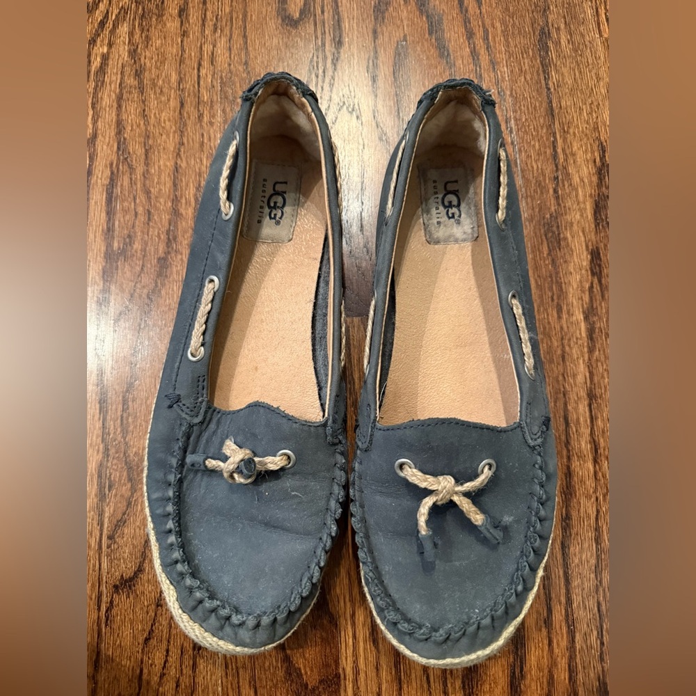 UGG Women's Navy Loafer‎ Flat Espadrilles Tassels Size 8.5